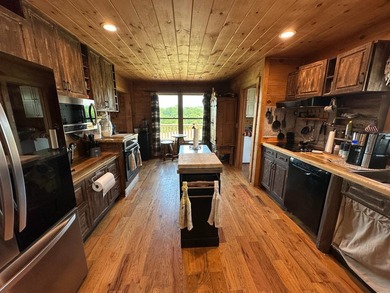 Serenity and privacy define this turnkey equestrian farm just - photo 5