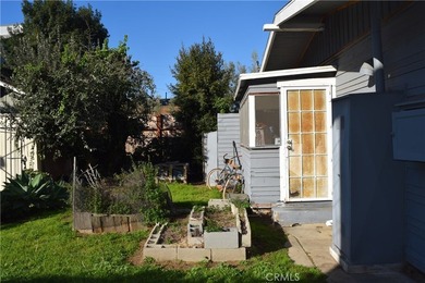 Three unit investment opportunity in Alamitos Beach, just - photo 9