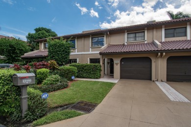 Lake Townhome/Townhouse For Sale in Boca Raton, Florida