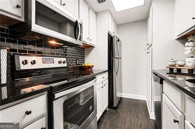 Welcome Home to this gorgeous 1 Bedroom 1 Bath Condo in Midtown