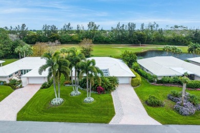 (private lake, pond, creek) Home For Sale in Boynton Beach Florida