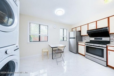 Lovely 3 story One Family Townhome with 2 bedroom, 2 baths - photo 11