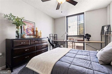 Welcome Home to this gorgeous 1 Bedroom 1 Bath Condo in Midtown