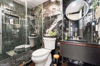 Welcome Home to this gorgeous 1 Bedroom 1 Bath Condo in Midtown