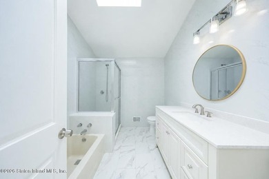 Lovely 3 story One Family Townhome with 2 bedroom, 2 baths - photo 18