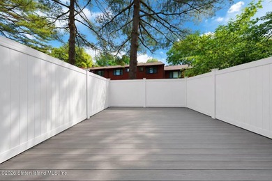 Lovely 3 story One Family Townhome with 2 bedroom, 2 baths - photo 23