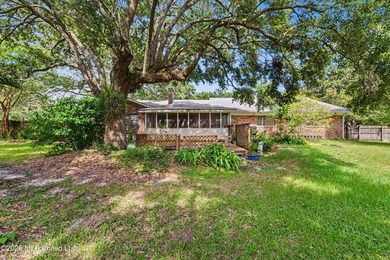 This large 1 level home has endless possibilities. 2 huge living - photo 27