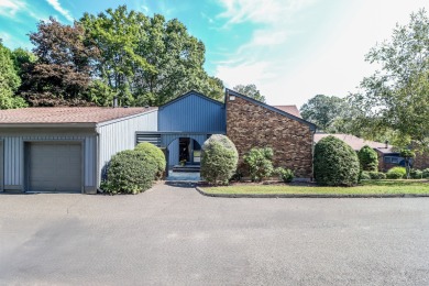 Lake Lillinonah Condo Sale Pending in Brookfield Connecticut