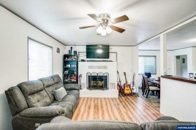 Charming 4 bedrooms 1 bath house on a quiet street, 4th bedroom