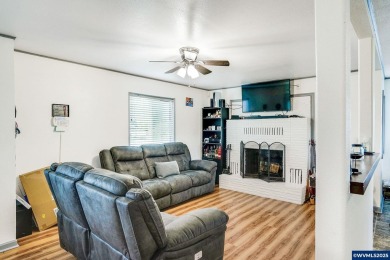 Charming 4 bedrooms 1 bath house on a quiet street, 4th bedroom