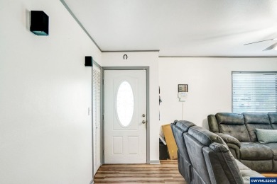 Charming 4 bedrooms 1 bath house on a quiet street, 4th bedroom