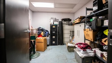 Great commercial building boasting over 4,475 square feet of - photo 8