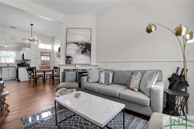 Charming bungalow in the sought-after Victorian District, fully - photo 8