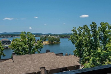 Lake Hamilton living has never been easier! Welcome to the gated - photo 3