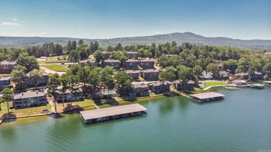 Lake Hamilton living has never been easier! Welcome to the gated - photo 4