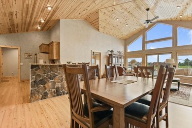 Meticulously maintained and move-in ready, this 6-bedroom - photo 5