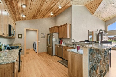 Meticulously maintained and move-in ready, this 6-bedroom - photo 7