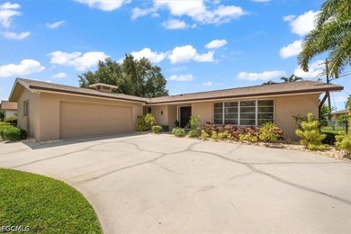Welcome to this beautifully maintained, NO FLOOD ZONE, two-owner - photo 3