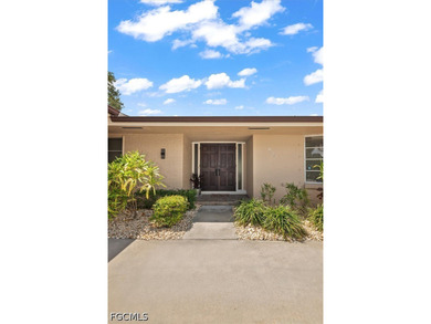 Welcome to this beautifully maintained, NO FLOOD ZONE, two-owner - photo 4