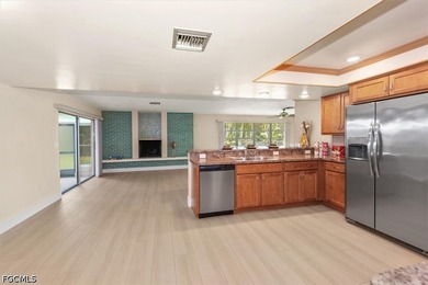 Welcome to this beautifully maintained, NO FLOOD ZONE, two-owner - photo 10