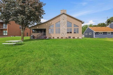 Lake Winnebago Home For Sale in Oshkosh Wisconsin
