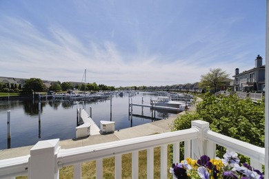 What a view! Light, bright and right on the water! This studio - photo 3