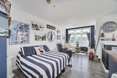 What a view! Light, bright and right on the water! This studio - photo 5