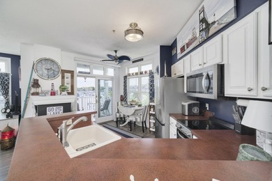 What a view! Light, bright and right on the water! This studio - photo 9