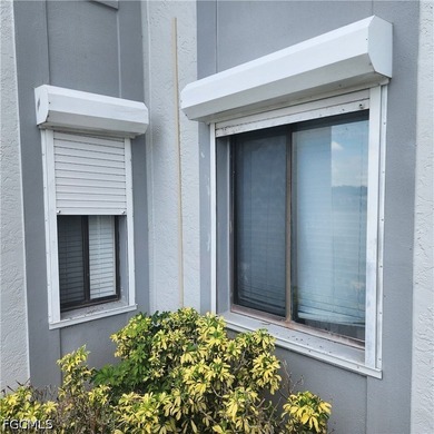 It Is Difficult To Find A Nice Lakefront Condo On The 1st Floor - photo 6