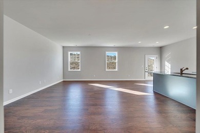 Discover easy, modern living in King's Pointe, Fairlawn's newest - photo 6