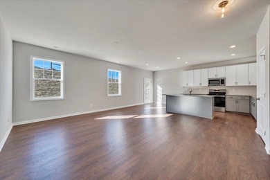 Discover easy, modern living in King's Pointe, Fairlawn's newest - photo 7
