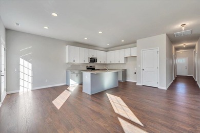 Discover easy, modern living in King's Pointe, Fairlawn's newest - photo 9