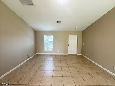 Welcome to this beautifully maintained and move-in ready - photo 2