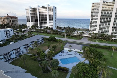 Welcome to this charming two-bedroom, two-bathroom condominium - photo 2