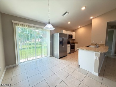 Welcome to this beautifully maintained and move-in ready - photo 3