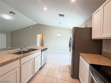 Welcome to this beautifully maintained and move-in ready - photo 5