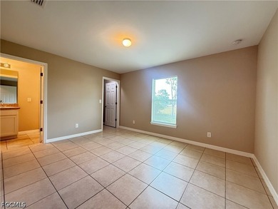 Welcome to this beautifully maintained and move-in ready - photo 6