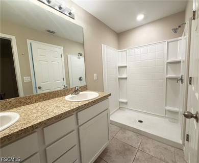 Welcome to this beautifully maintained and move-in ready - photo 10