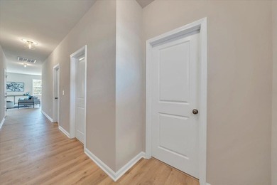 One level living. This spacious home features an open concept - photo 3