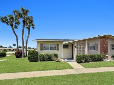 Beautifully updated 2BR/1BA condo in 55+ Cresthaven Villas. This - photo 1