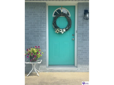BEAUTIFULLY UPDATED! Welcome to 904 Maplewood Dr., perfectly - photo 15