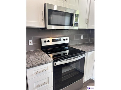 BEAUTIFULLY UPDATED! Welcome to 904 Maplewood Dr., perfectly - photo 22