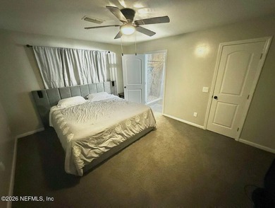 4 bedrooms 3 full baths house in Grove Park. with swimming pool - photo 22