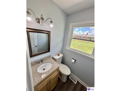 BEAUTIFULLY UPDATED! Welcome to 904 Maplewood Dr., perfectly - photo 28