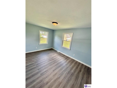 BEAUTIFULLY UPDATED! Welcome to 904 Maplewood Dr., perfectly - photo 39