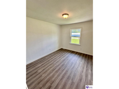 BEAUTIFULLY UPDATED! Welcome to 904 Maplewood Dr., perfectly - photo 41