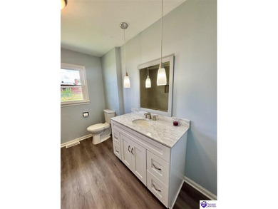 BEAUTIFULLY UPDATED! Welcome to 904 Maplewood Dr., perfectly - photo 42