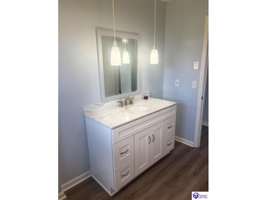 BEAUTIFULLY UPDATED! Welcome to 904 Maplewood Dr., perfectly - photo 47