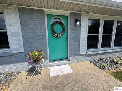 BEAUTIFULLY UPDATED! Welcome to 904 Maplewood Dr., perfectly - photo 49