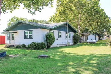 Welcome to Sandy Bass Bay, come and live the Lake Life in this - photo 3